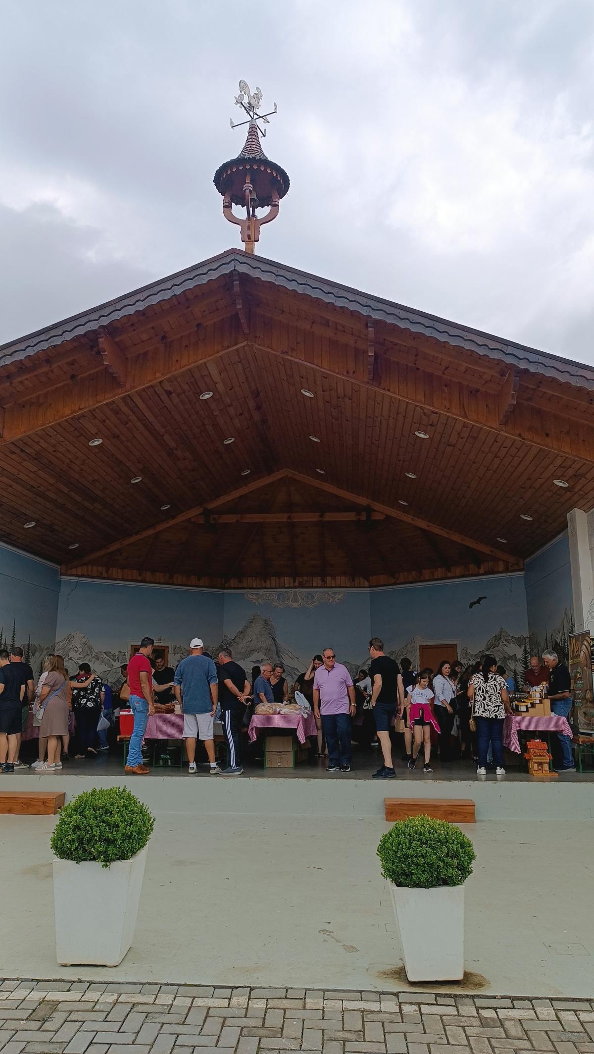 Feira de Produtos Locais - Treze Tílias Feira de Produtos Locais - Treze Tílias