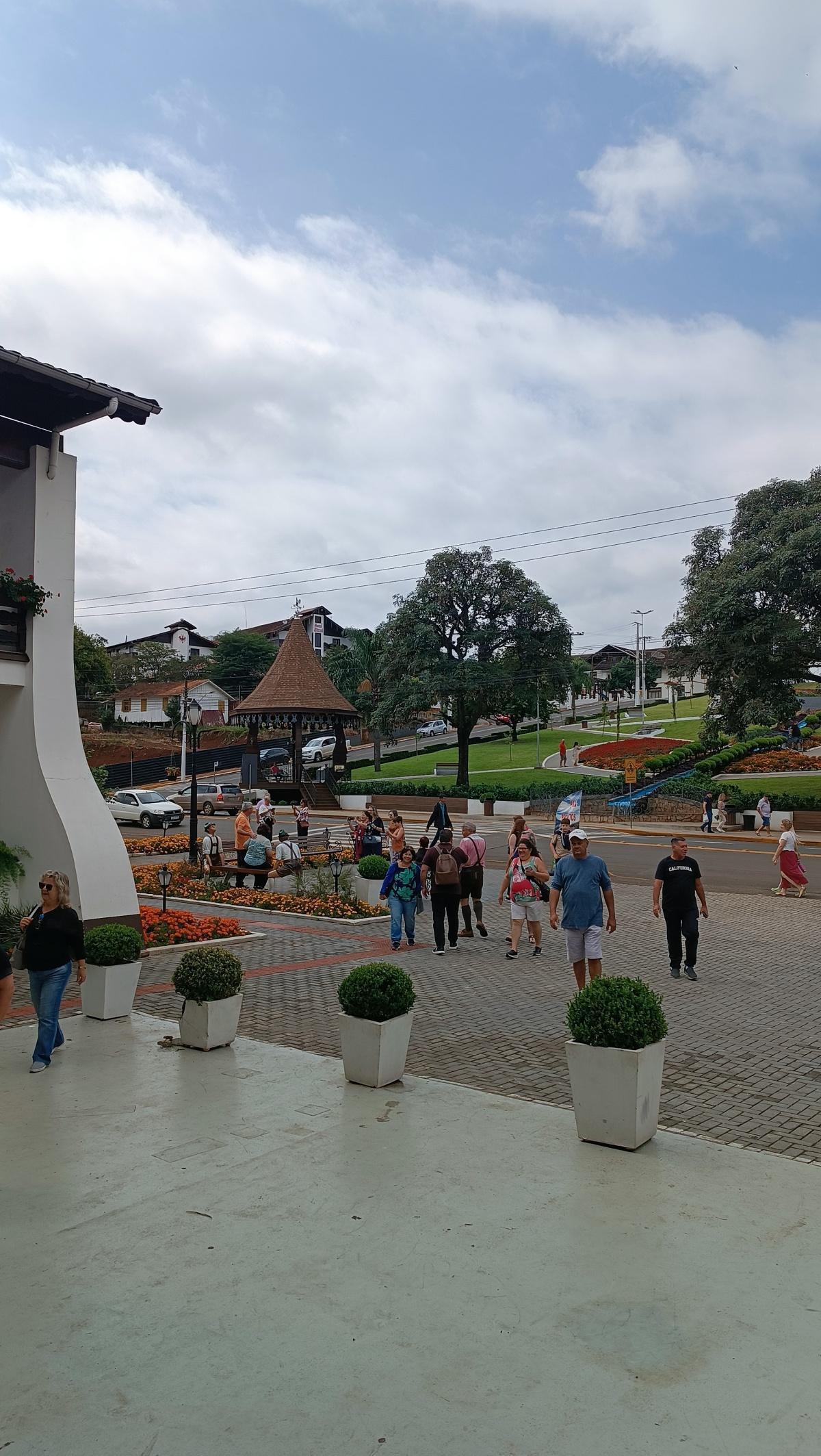 Feira de Produtos Locais - Treze Tílias Feira de Produtos Locais - Treze Tílias