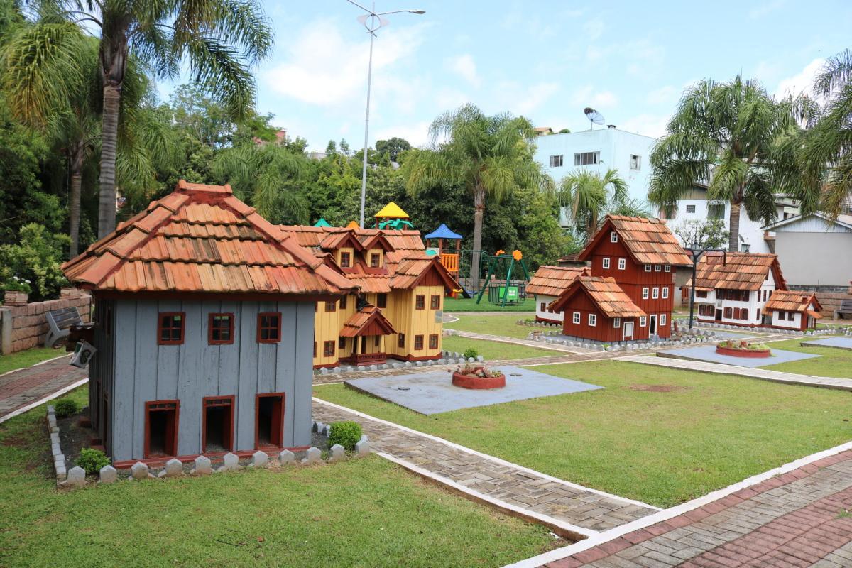Praça do Cinquentenário Praça do Cinquentenário