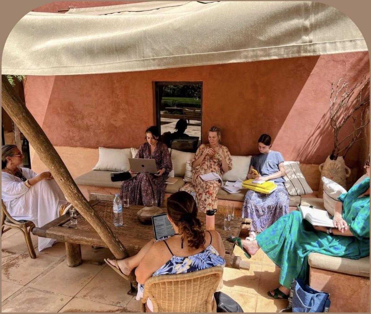 Retraite d’écriture Kitaba Marrakech 2026 avec Jane Green — 5 jours, 9 places (25–30 mars)