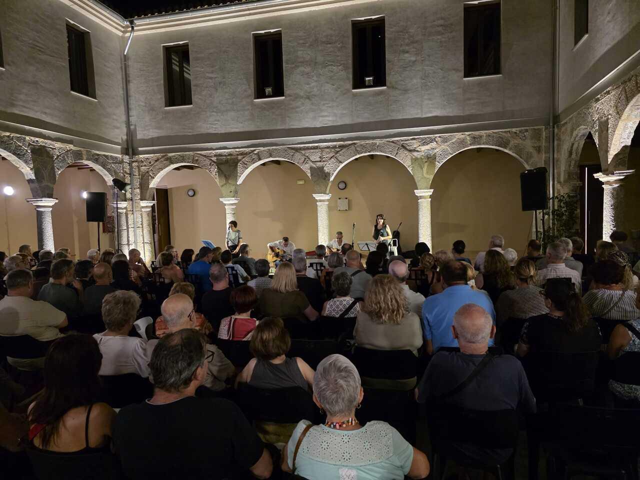 Jazz at the Convent. Manouch Vermout