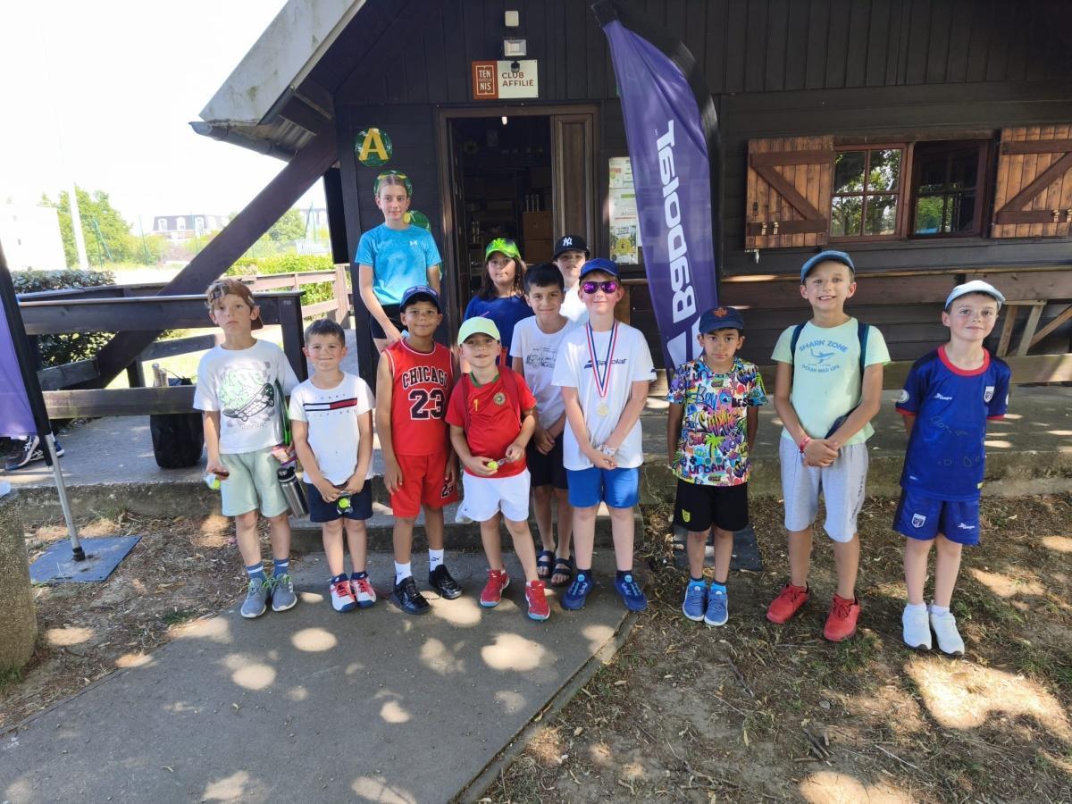 Une belle fête de fin d'année pour l'École de Tennis ! 🎉🍰 Une belle fête de fin d'année pour l'École de Tennis ! 🎉🍰