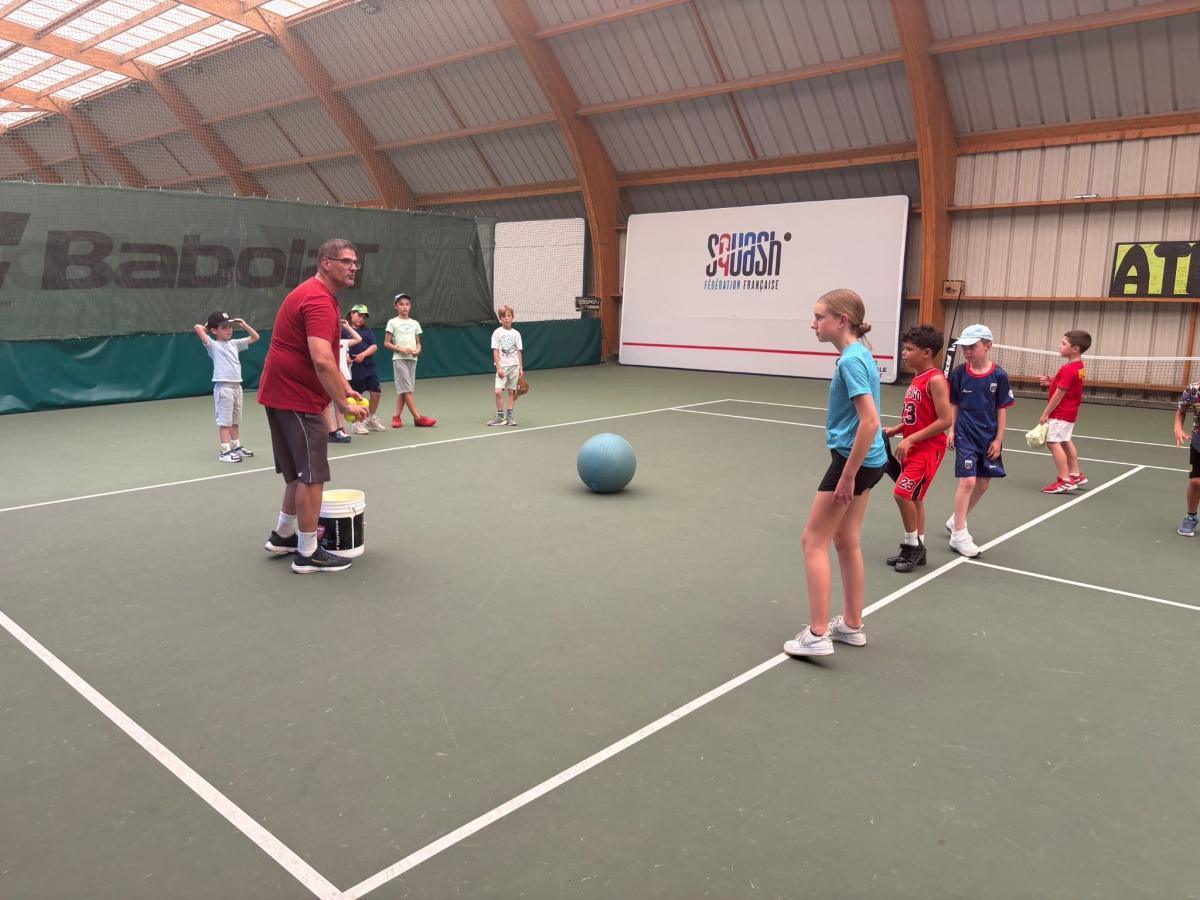 Une belle fête de fin d'année pour l'École de Tennis ! 🎉🍰 Une belle fête de fin d'année pour l'École de Tennis ! 🎉🍰