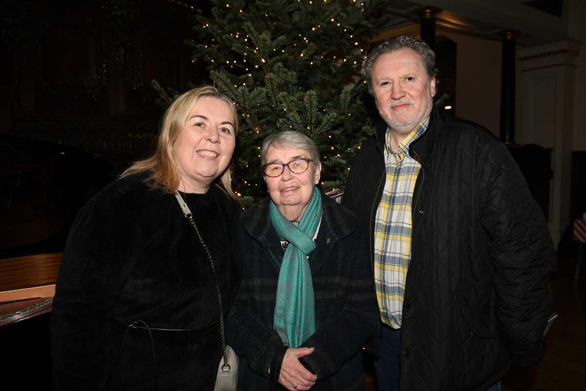 Irish Heritage hosts annual candlelit Christmas concert Irish Heritage hosts annual candlelit Christmas concert