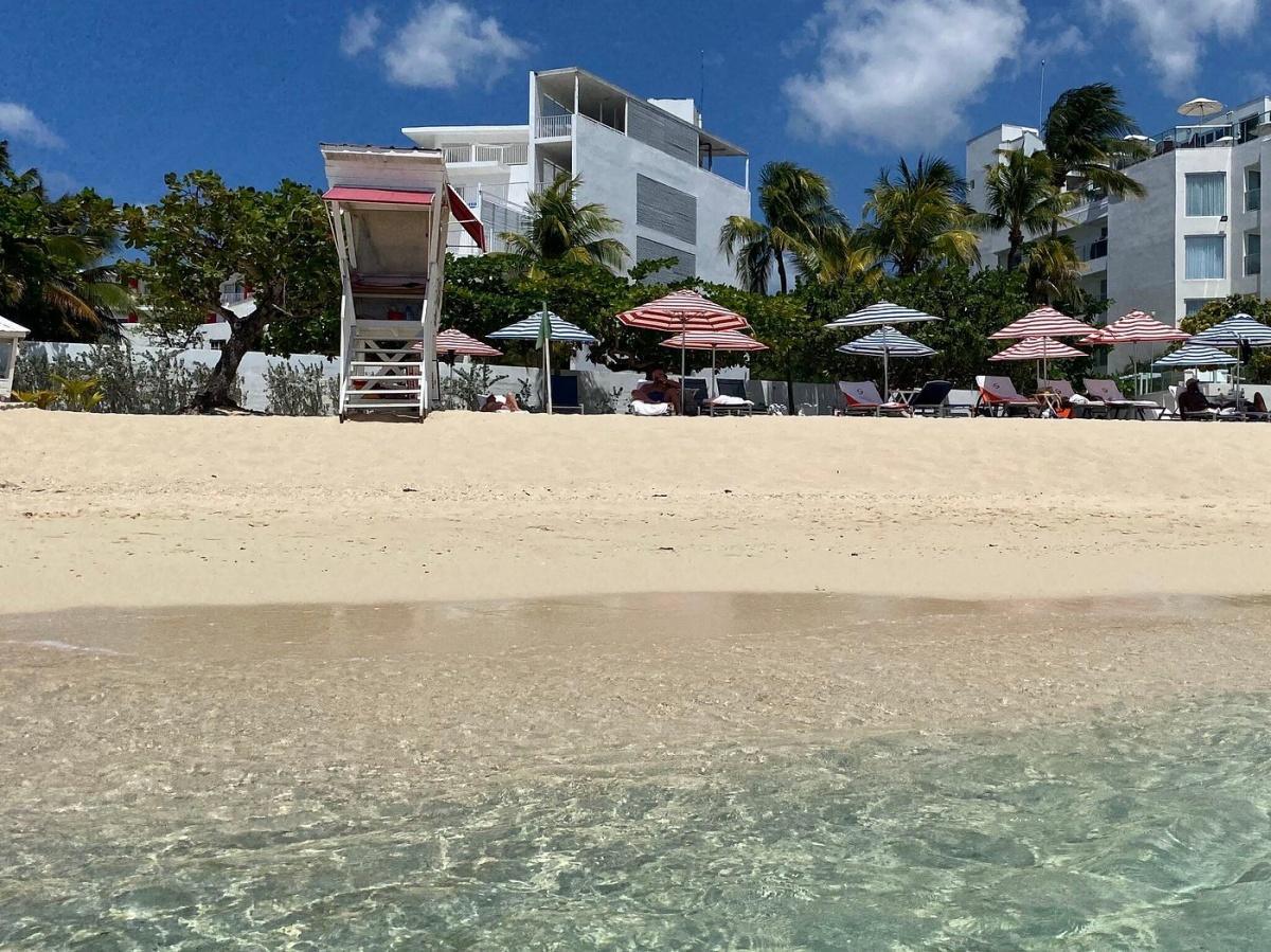 Doctor's Cave Beach, Montego Bay Doctor's Cave Beach, Montego Bay