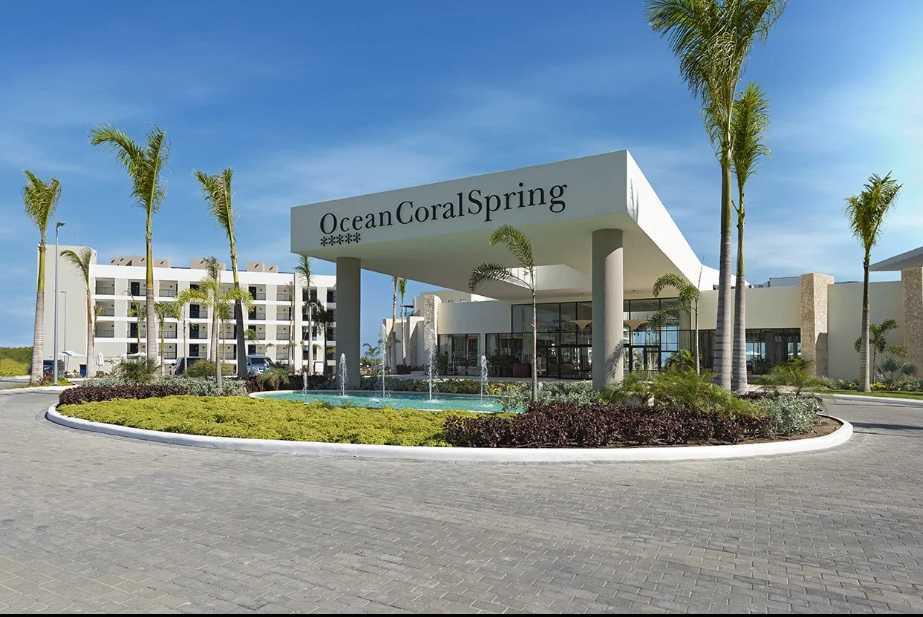 Ocean Coral Spring Resort, Falmouth