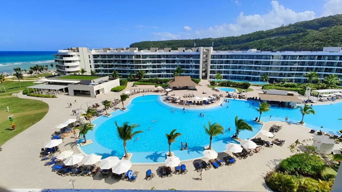 Ocean Coral Spring Resort, Falmouth