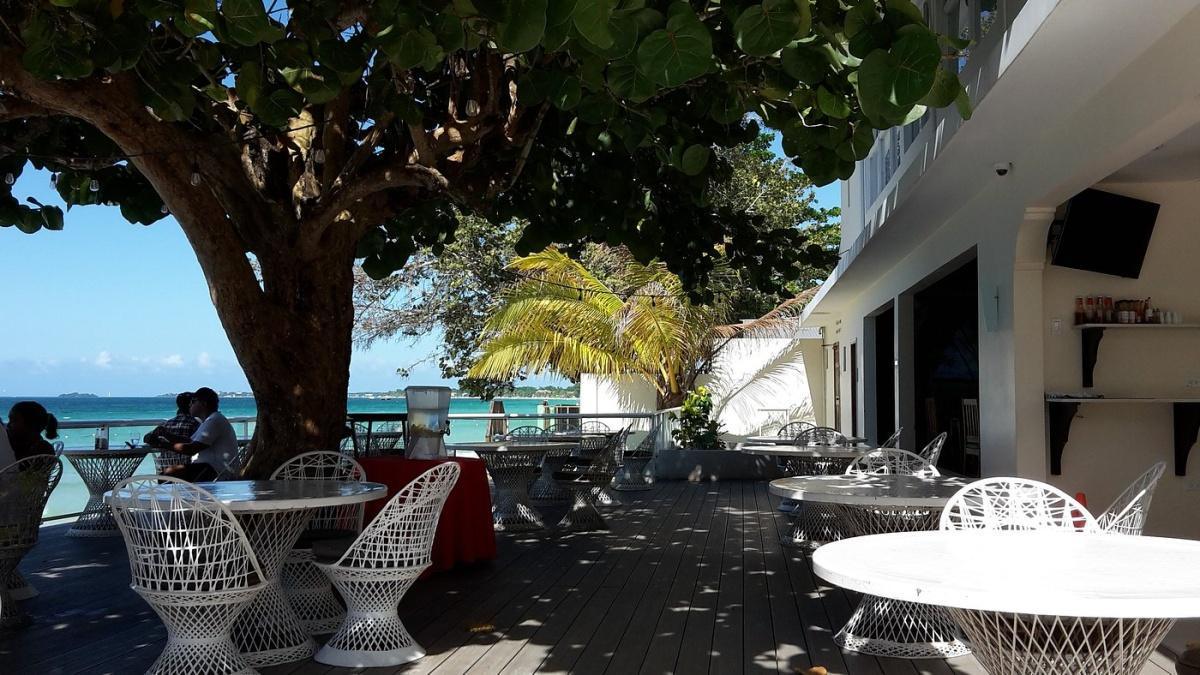 Travelers Beach Resort, Negril