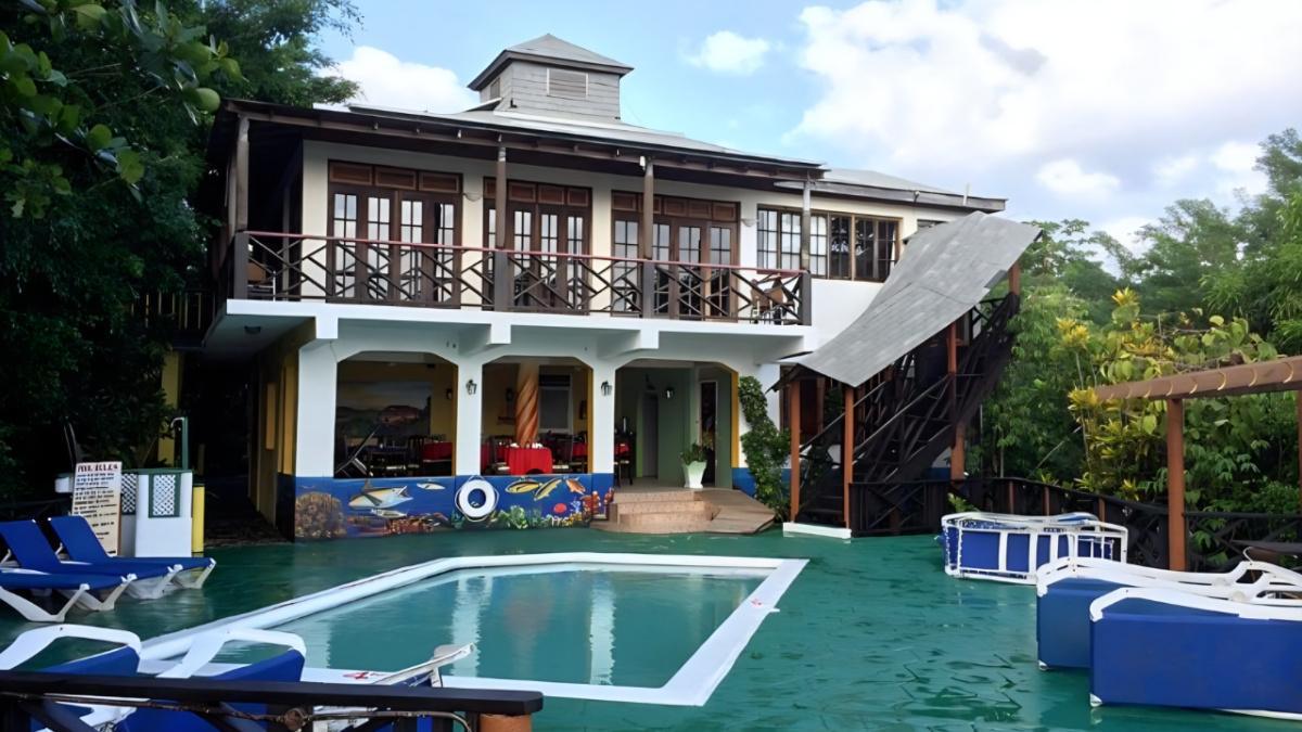 Bayview Eco Resort & Spa