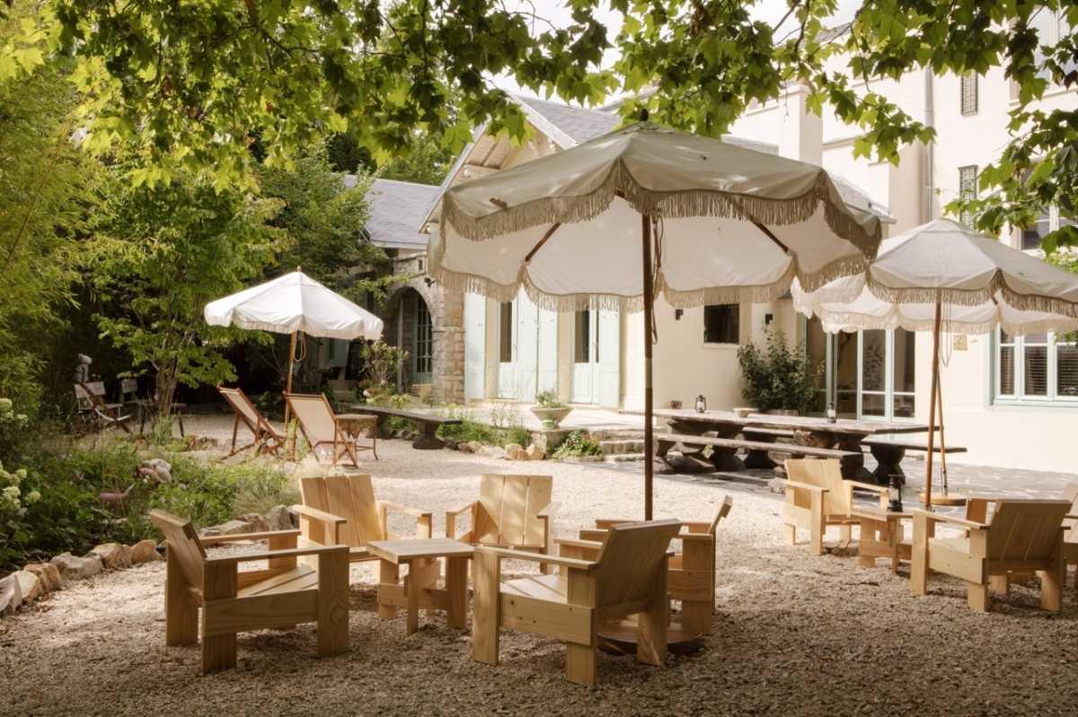 La Folie Barbizon : Un Écrin de Nature pour des Vacances de la Toussaint Éco-responsables La Folie Barbizon : Un Écrin de Nature pour des Vacances de la Toussaint Éco-responsables