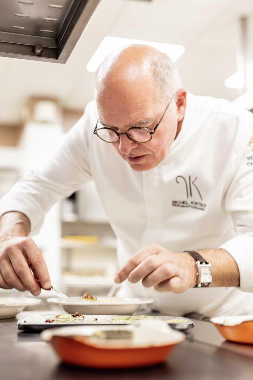 Michel Kayser, le Chef qui transforme l’invasion du crabe bleu en leçon de gastronomie responsable Michel Kayser, le Chef qui transforme l’invasion du crabe bleu en leçon de gastronomie responsable