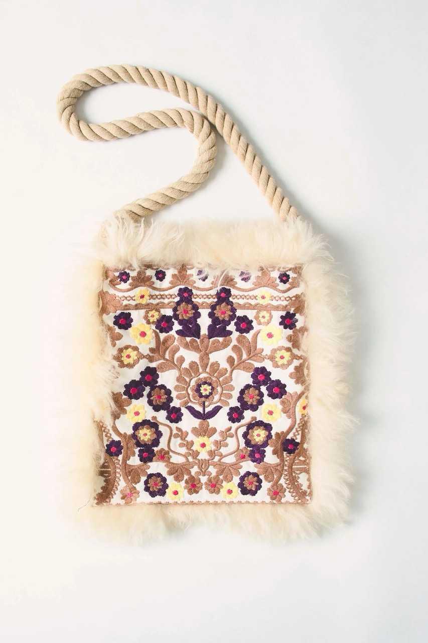 Les Sacs Brodés Antik Batik : L'âme du voyage cousue main Les Sacs Brodés Antik Batik : L'âme du voyage cousue main