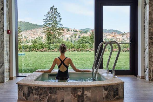 Deep Detox : un programme pour retrouver équilibre et vitalité après les fêtes Deep Detox : un programme pour retrouver équilibre et vitalité après les fêtes