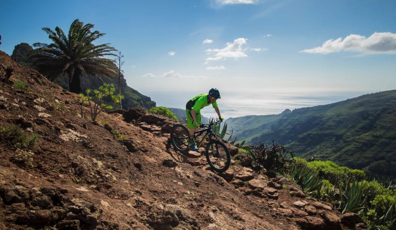 L’île de La Gomera (Canaries) présente 27 itinéraires thématiques au salon FITUR 2026 L’île de La Gomera (Canaries) présente 27 itinéraires thématiques au salon FITUR 2026