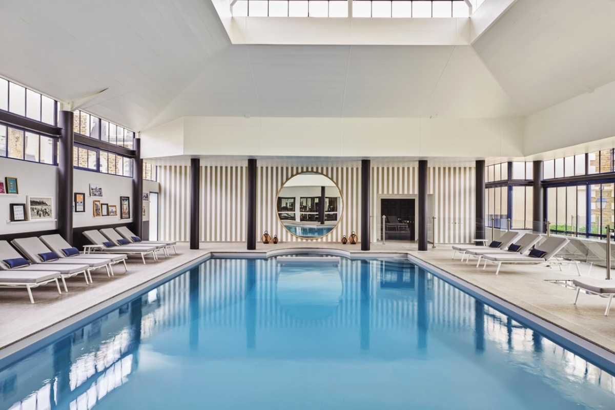 Côte d’Émeraude : Le Grand Hôtel Dinard hisse les voiles pour sa saison 2026