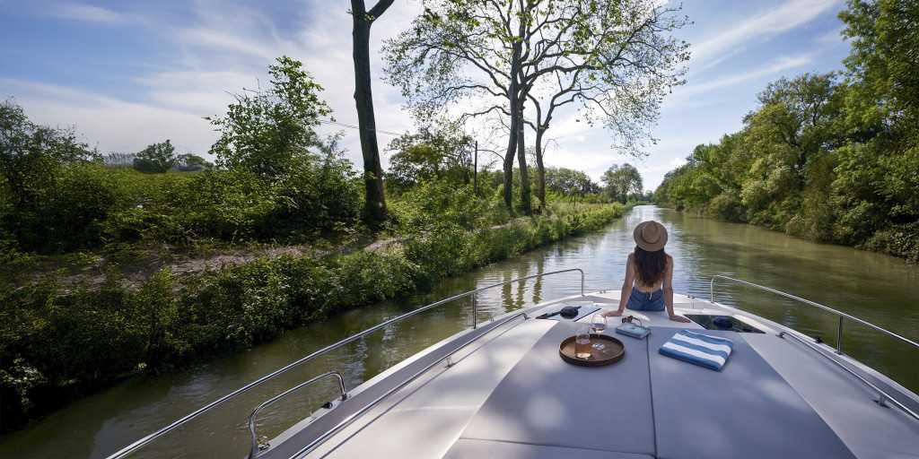 Tourisme fluvial : Quand la lenteur devient le nouveau luxe écologique Tourisme fluvial : Quand la lenteur devient le nouveau luxe écologique