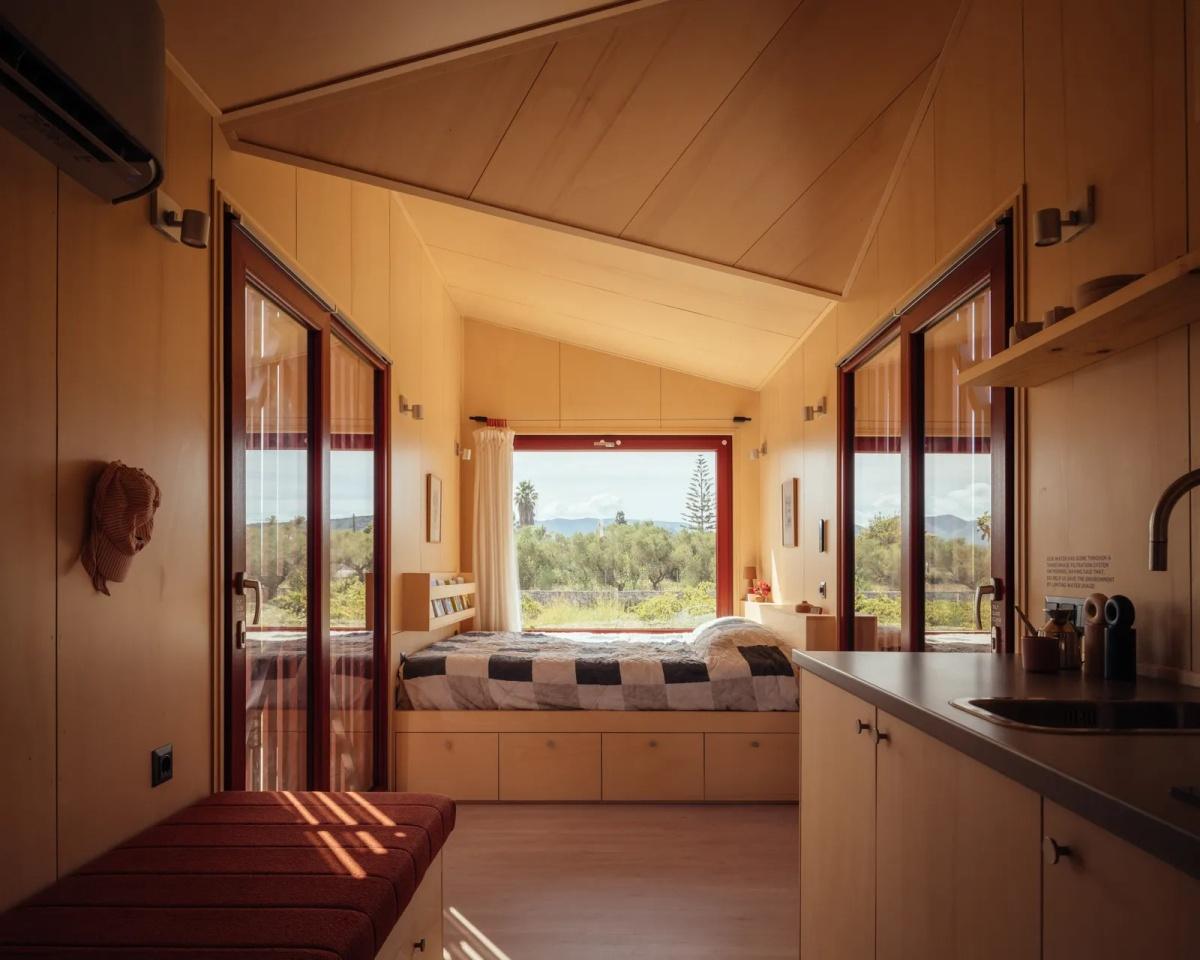 Zante : une tiny house dans les vignes, ou l'art du luxe sobre selon Kasawoo