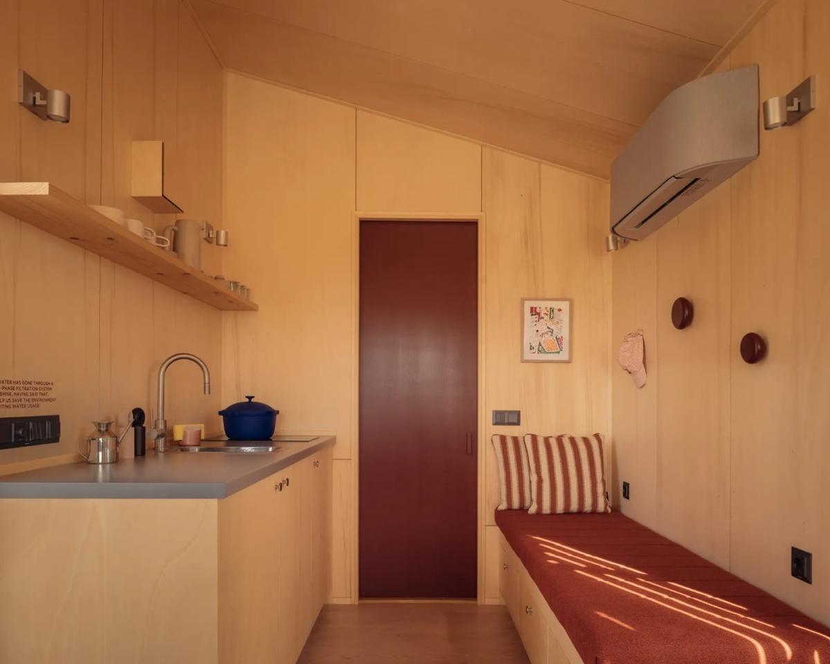 Zante : une tiny house dans les vignes, ou l'art du luxe sobre selon Kasawoo Zante : une tiny house dans les vignes, ou l'art du luxe sobre selon Kasawoo