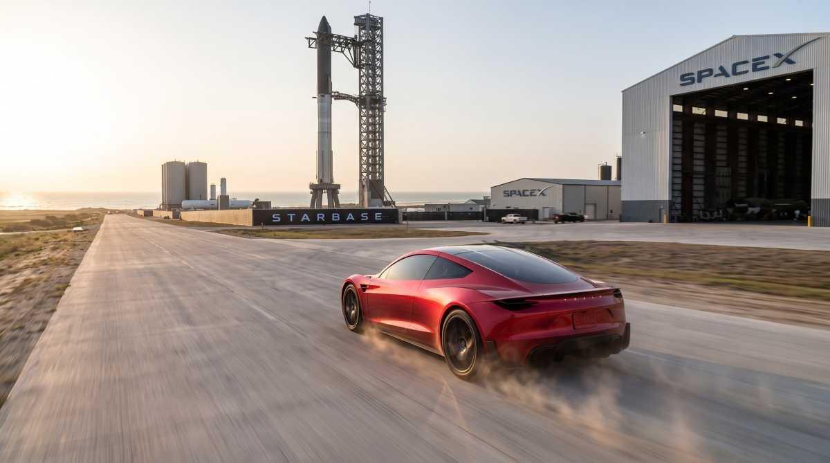 Tesla Roadster : pourquoi l’attente en vaut la peine selon son designer en chef Tesla Roadster : pourquoi l’attente en vaut la peine selon son designer en chef