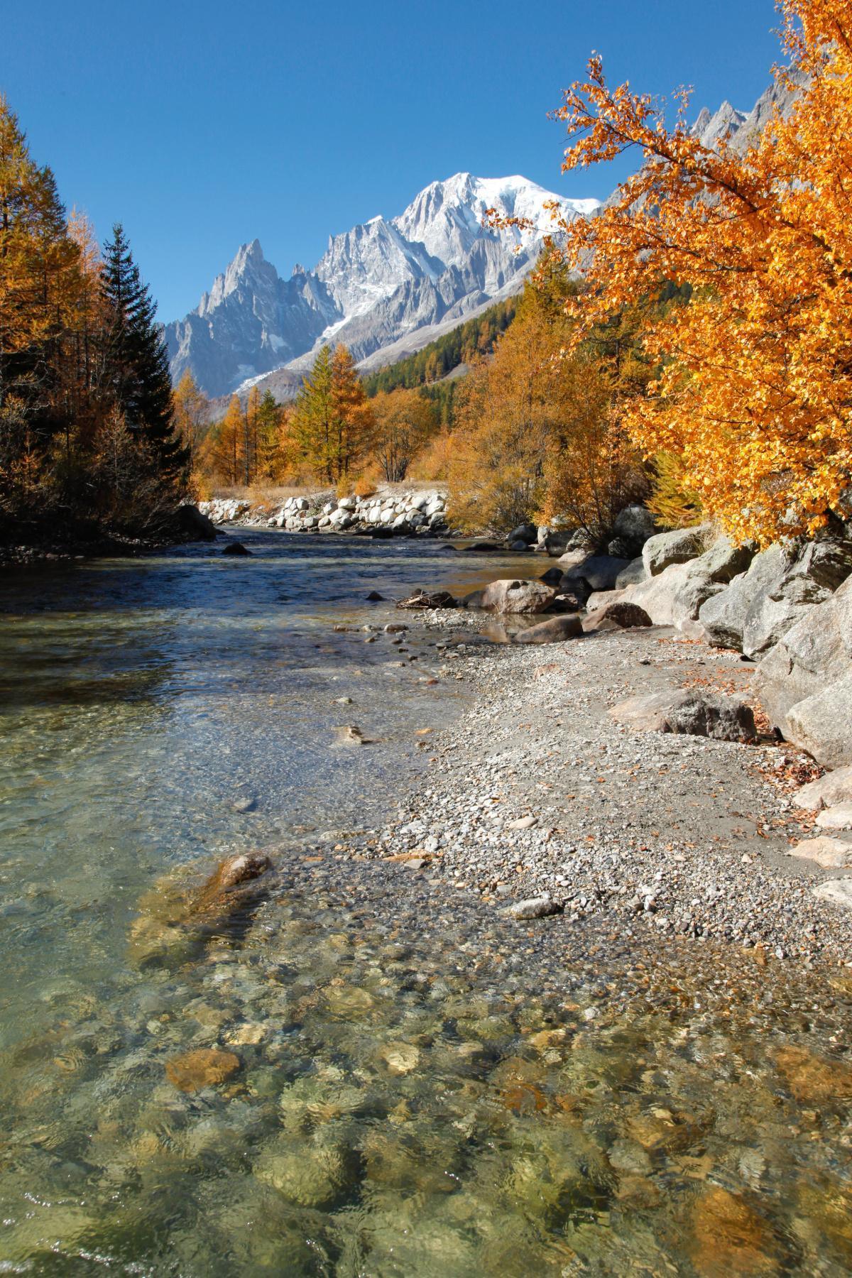 Vallée d'Aoste : l'automne qui redonne toutes ses couleurs aux Alpes italiennes