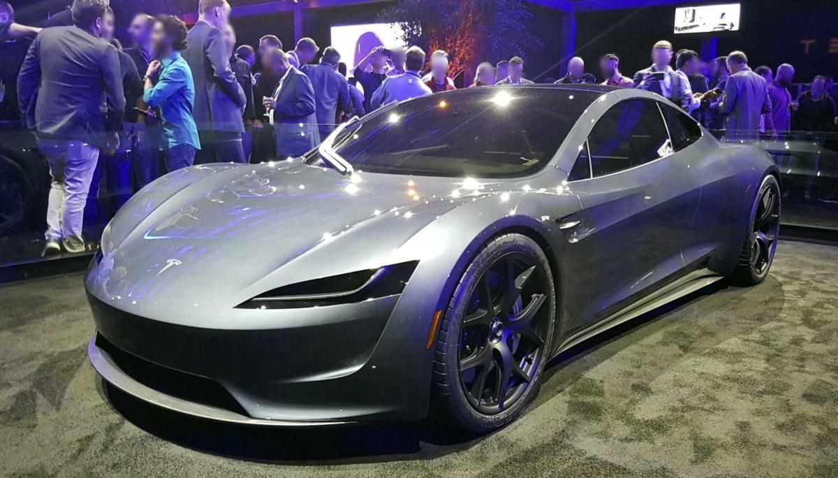 Tesla Roadster : neuf ans après, la présentation repoussée au 15 octobre Tesla Roadster : neuf ans après, la présentation repoussée au 15 octobre