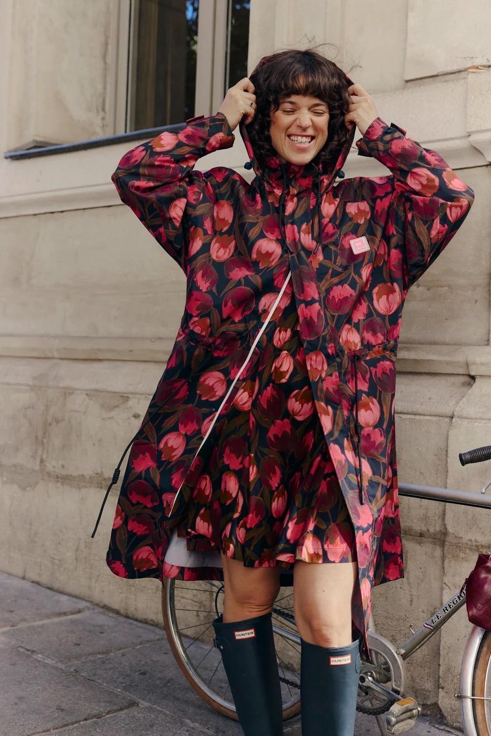 Make My Lemonade x Flotte : les imperméables fleuris en polyester recyclé sont de retour Make My Lemonade x Flotte : les imperméables fleuris en polyester recyclé sont de retour