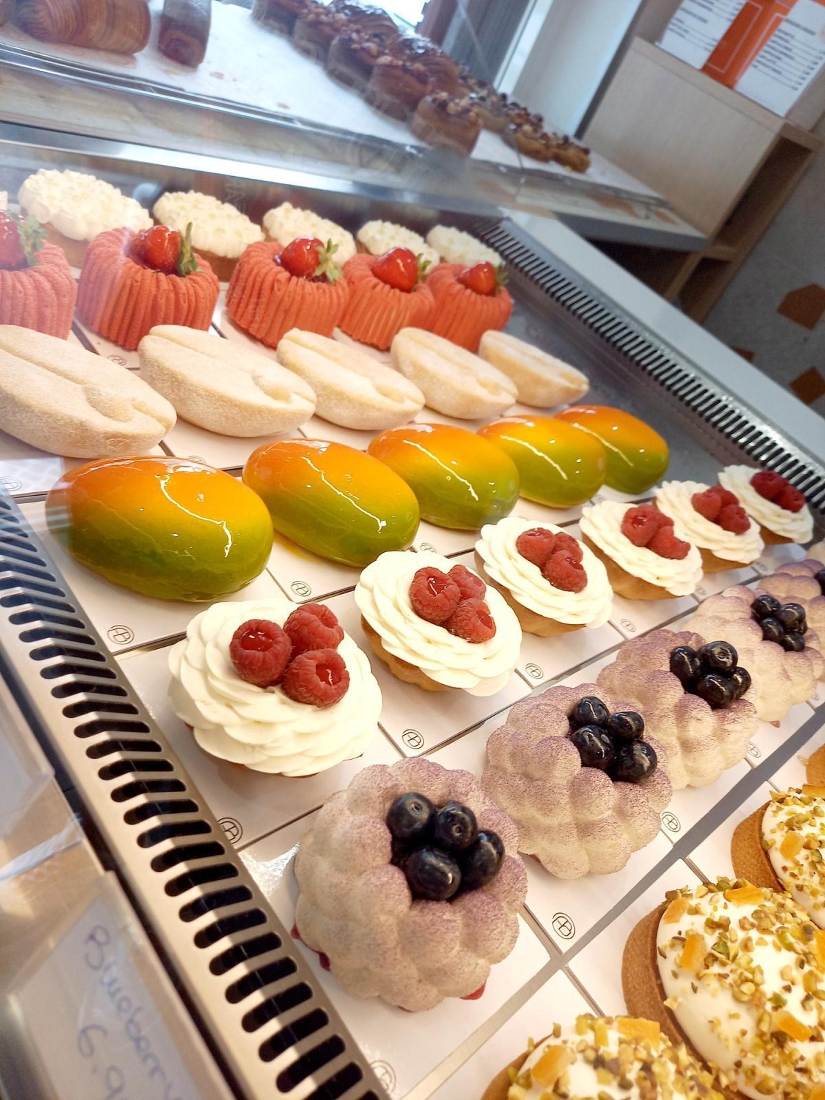 ALEXANDRE BOULANGER BOUTIQUE - Pastry Chef ALEXANDRE BOULANGER BOUTIQUE - Pastry Chef