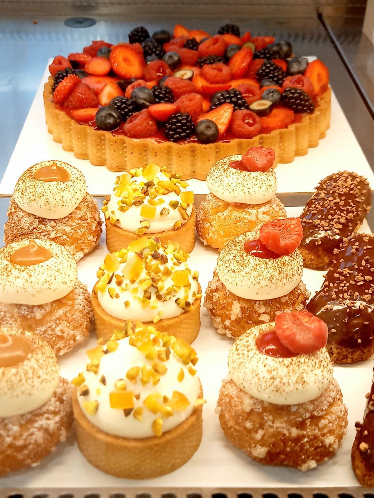 ALEXANDRE BOULANGER BOUTIQUE - Pastry Chef ALEXANDRE BOULANGER BOUTIQUE - Pastry Chef