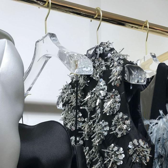 FINGERS STYLE : Dressing for hotels, shops, yachting, office and dressing accessories. FINGERS STYLE : Dressing for hotels, shops, yachting, office and dressing accessories.