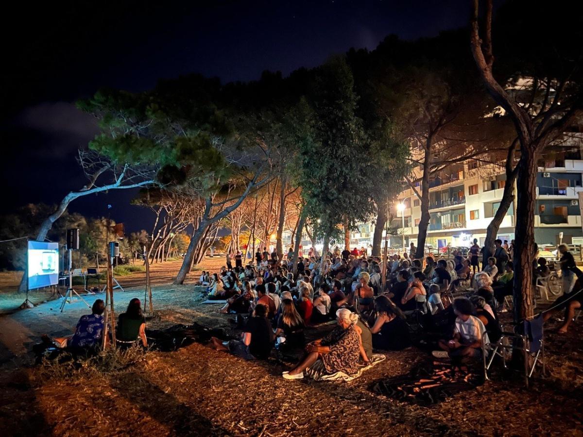 CineMalerba - dj-set al tramonto e proiezione di “I pionieri”, film diretto da Luca Scivoletto (dalle ore 20:00)