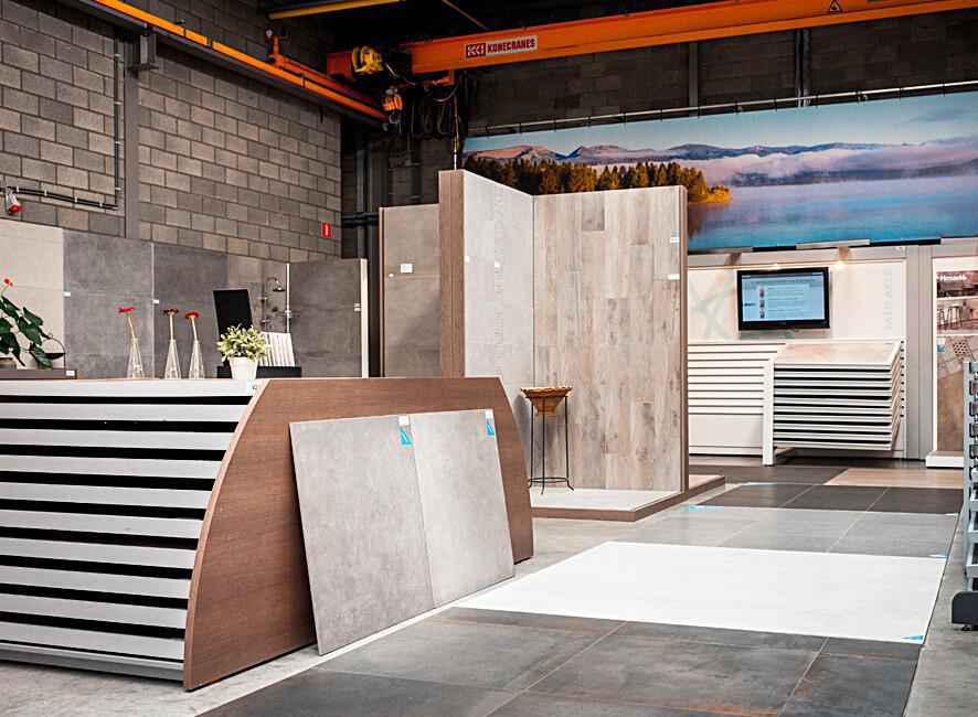 Opening nieuwe afdeling VLOERTEGELS bij Doe-het-zelf VAN DEUN