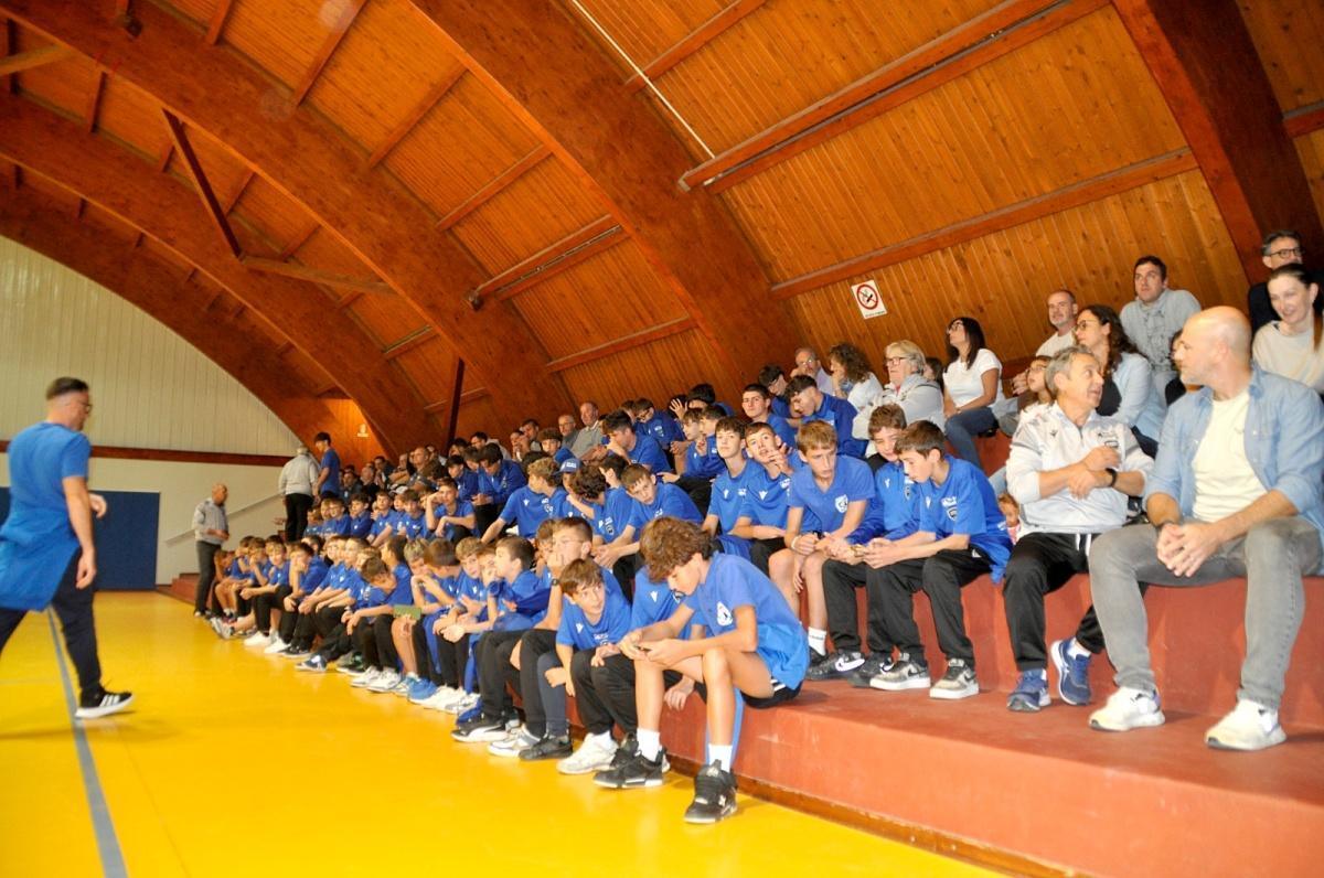 PRESENTAZIONE DEL SETTORE GIOVANILE E DEL PROGETTO UDINESE ACADEMY PRESENTAZIONE DEL SETTORE GIOVANILE E DEL PROGETTO UDINESE ACADEMY
