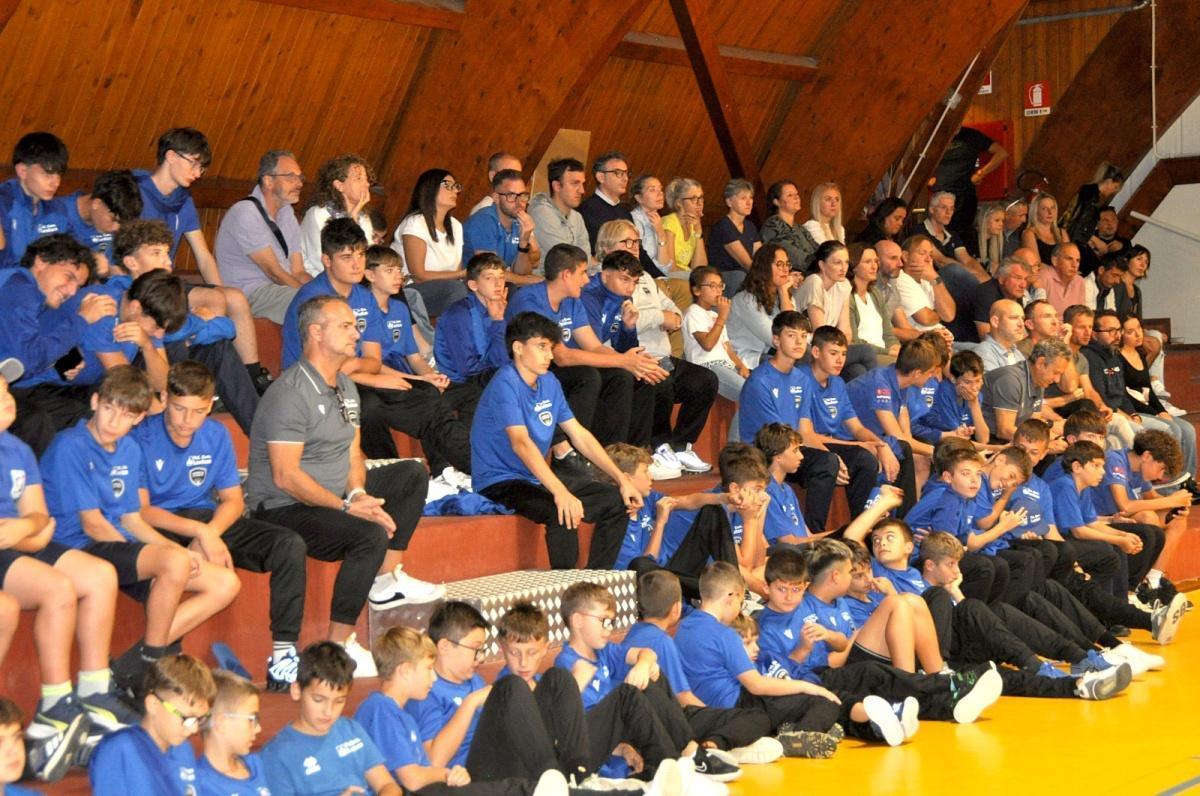 PRESENTAZIONE DEL SETTORE GIOVANILE E DEL PROGETTO UDINESE ACADEMY PRESENTAZIONE DEL SETTORE GIOVANILE E DEL PROGETTO UDINESE ACADEMY