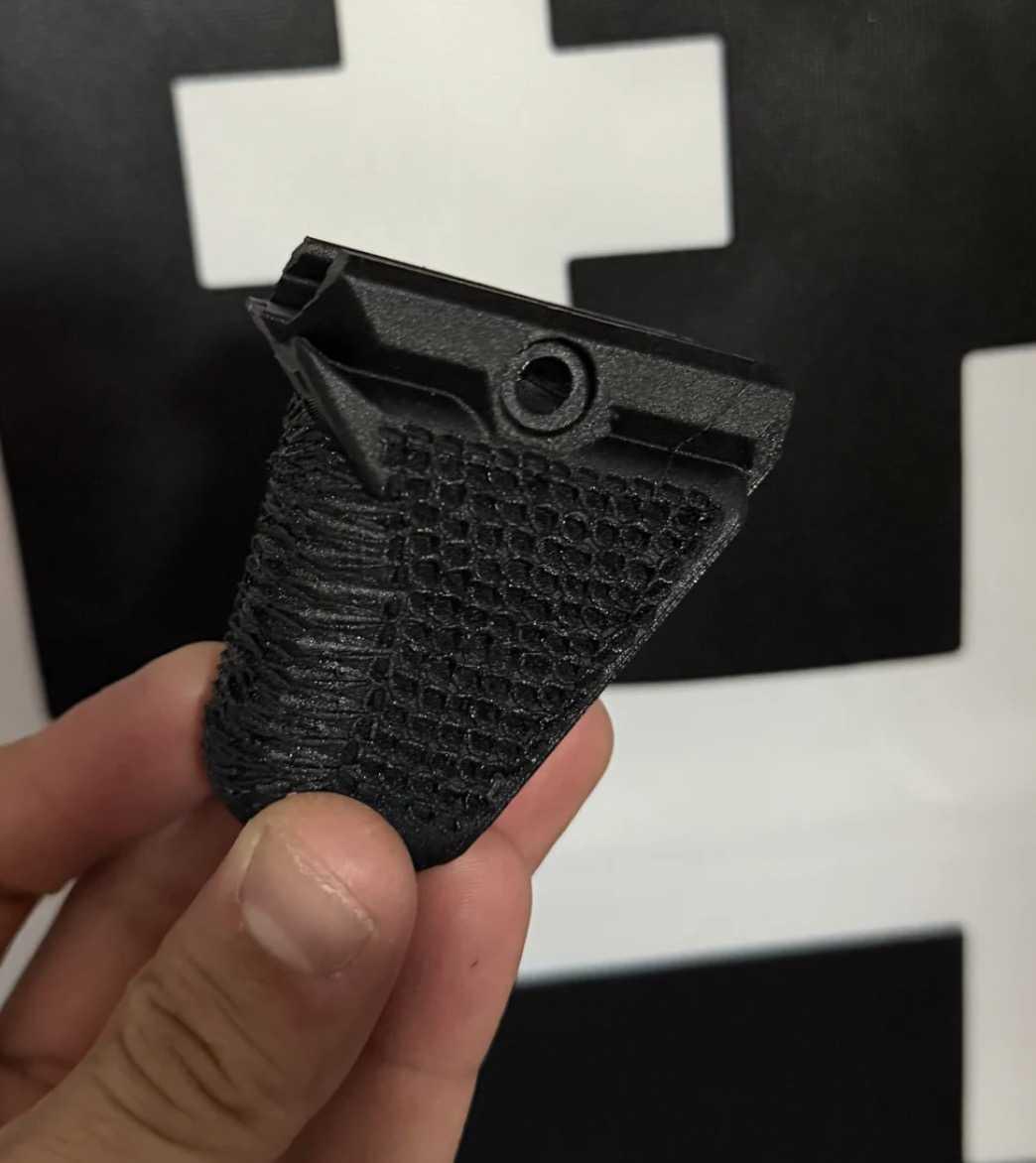 GRIP VERTICAL CORTO | CHERUB