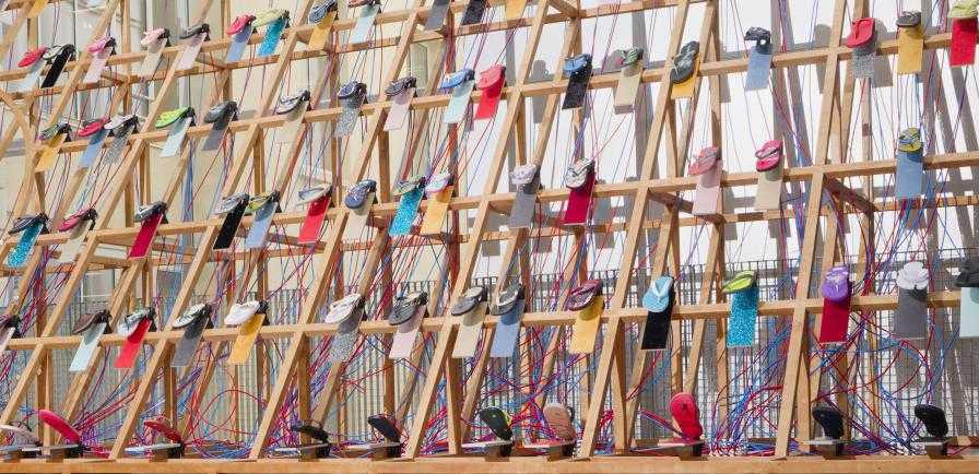 Sole crushing – Meriem Bennani