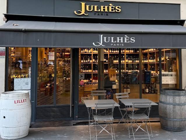 JULHÈS JULHÈS