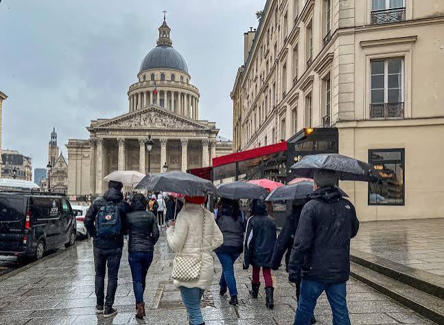 IL PLEUT À PARIS. PARFAIT - 10 lieux où aller sans subir la journée