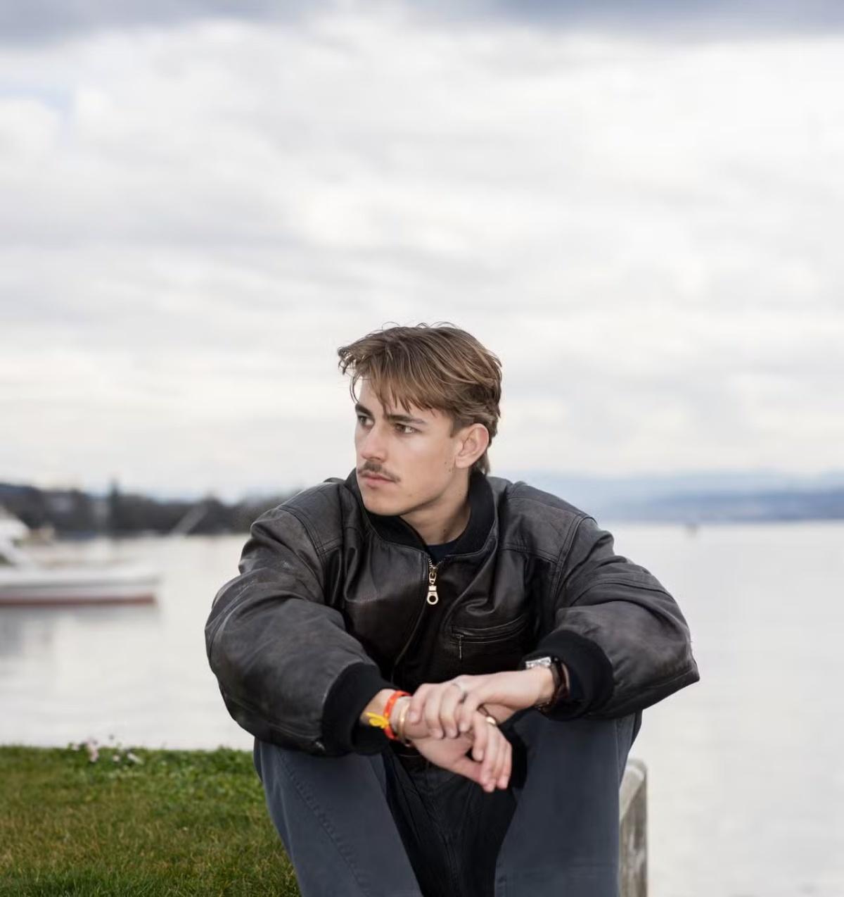 نيليو بيدرمان: شاب سويسري يسير على خطى توماس مان بملحمة عائلية مذهلة نيليو بيدرمان: شاب سويسري يسير على خطى توماس مان بملحمة عائلية مذهلة