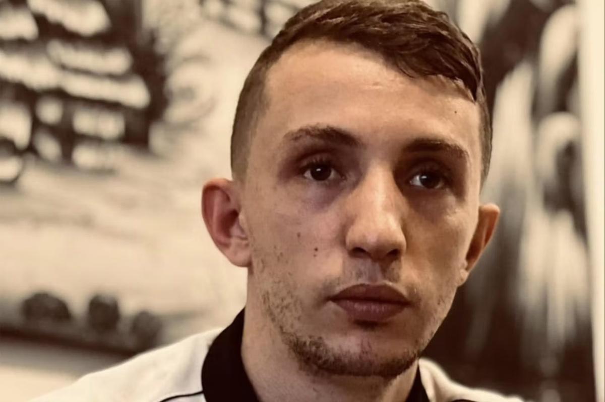 الشاعر الذي أصبح رمزاً للحرية... محمد تدجّديت يُدان بخمس سنوات سجناً في الجزائر الشاعر الذي أصبح رمزاً للحرية... محمد تدجّديت يُدان بخمس سنوات سجناً في الجزائر