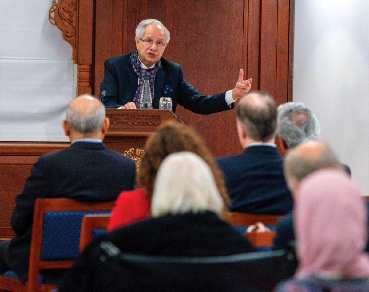 “جمهورية الآداب” في العصر الإسلامي الوسيط: إعادة قراءة تراث يتجاوز صورة الانحطاط “جمهورية الآداب” في العصر الإسلامي الوسيط: إعادة قراءة تراث يتجاوز صورة الانحطاط