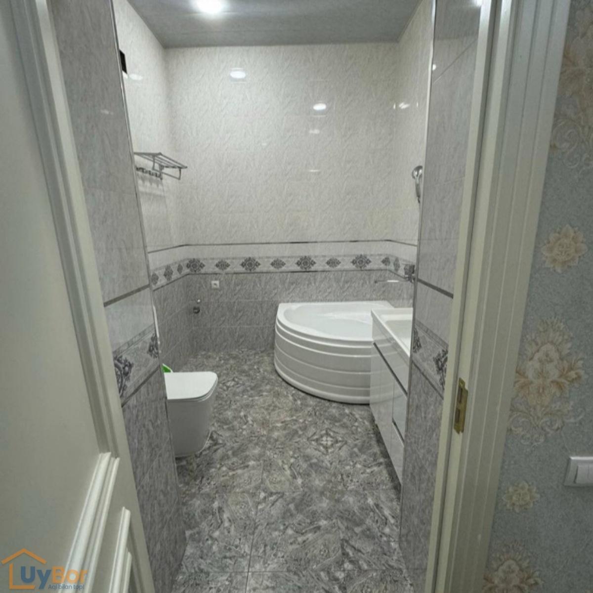 6+ комнатный частный дом в аренду