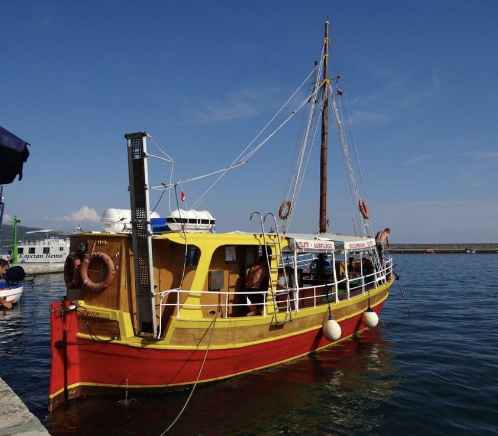 ⚠️ ŽAR-A – Sightseeing Boat Tour