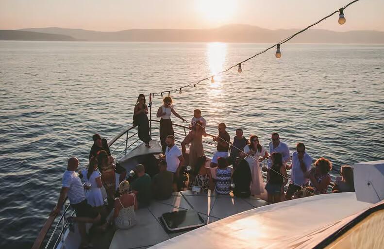 Sunset Boat Tour from Malinska/Njivice – Live Music & Cocktail