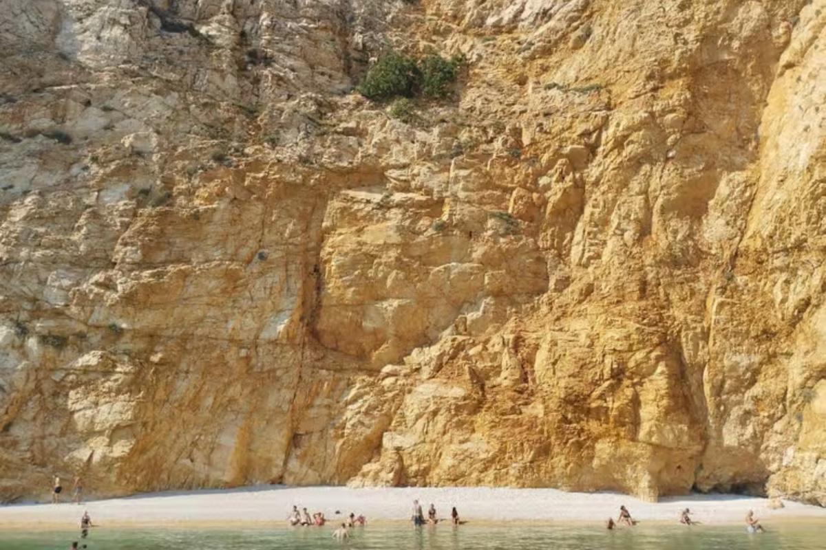 Boat Tour to the Golden Beach from Krk 