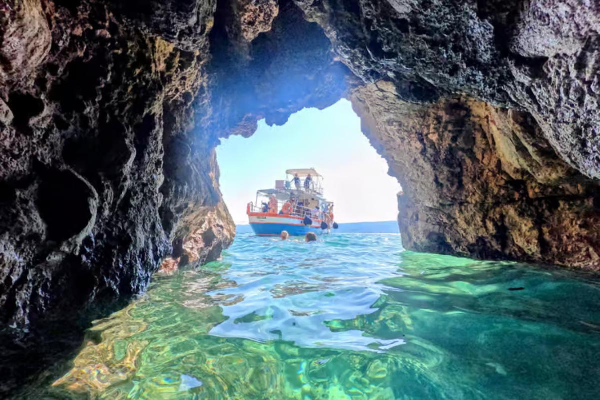 Boat Tour to the Golden Beach & Blue Cave