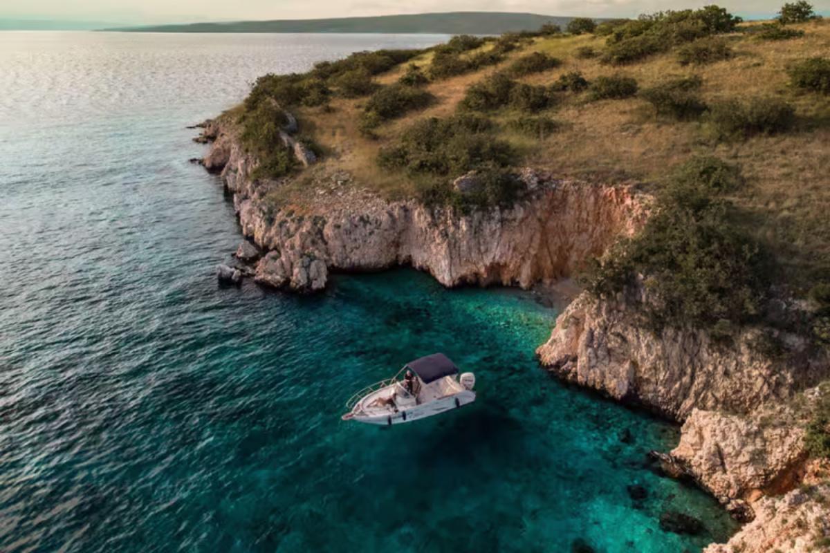 Kvarnerić Archipelago Boat Tour – 4 Hours of Islands, Bays & Nature