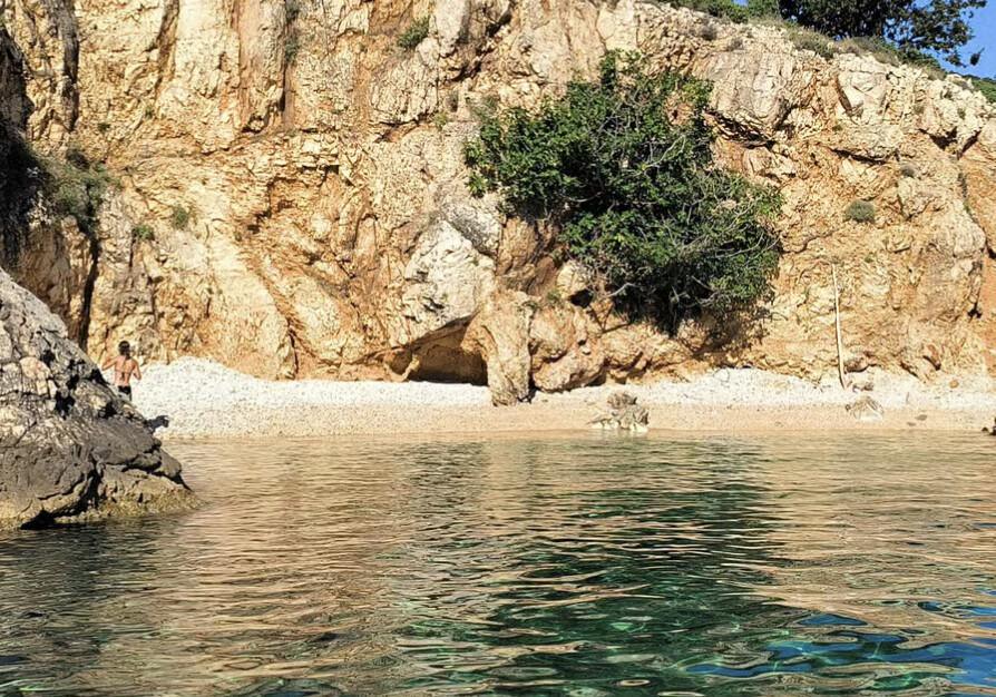 Kvarnerić Archipelago Boat Tour – 4 Hours of Islands, Bays & Nature