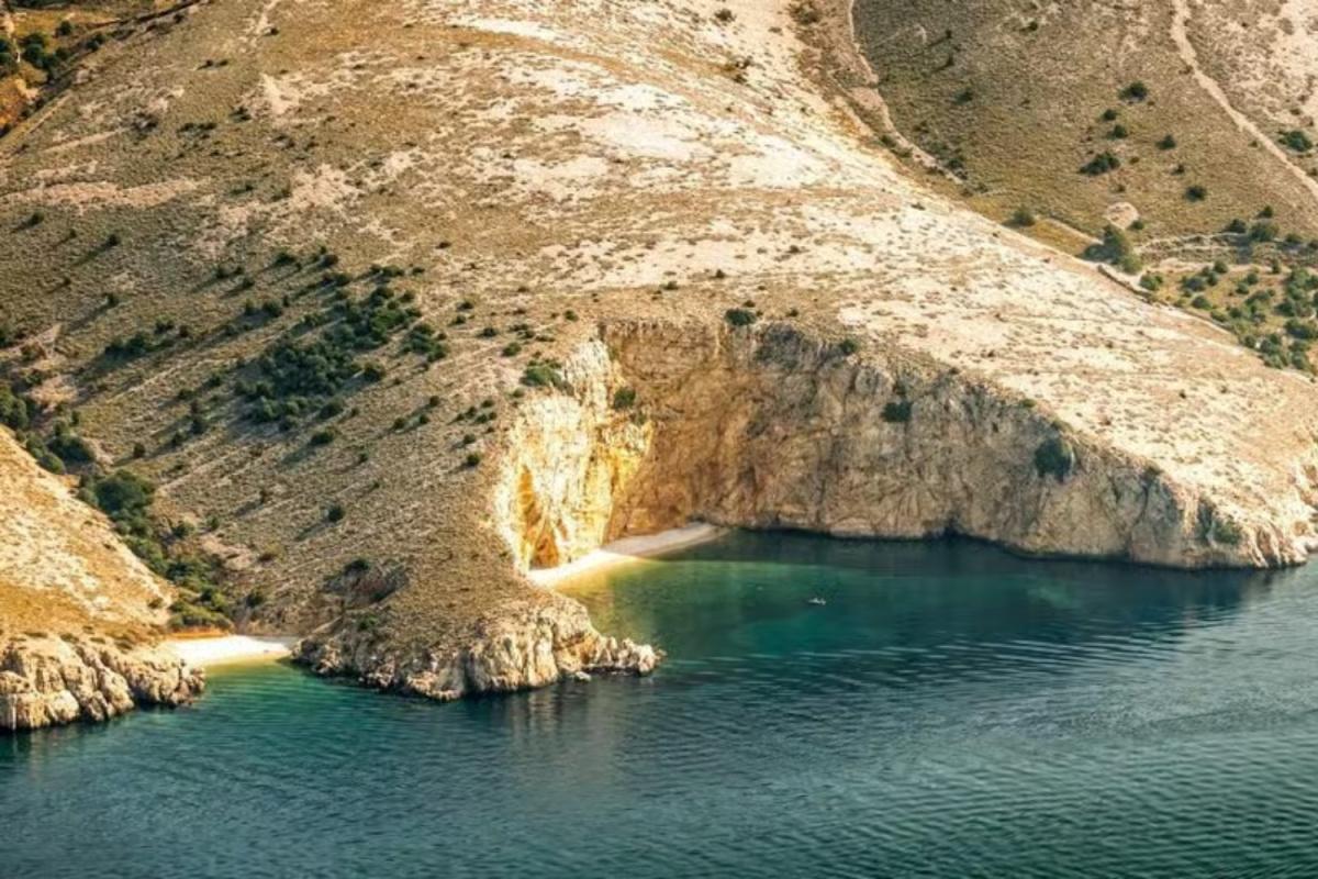 Taxi Boat Tour Stara Baška & Plavnik – Bays & Nature Taxi Boat Tour Stara Baška & Plavnik – Bays & Nature