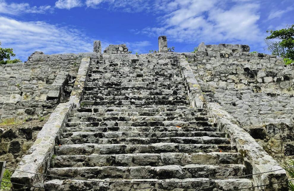 Museo Maya de Cancún y Zona Arqueológica de San Miguelito Museo Maya de Cancún y Zona Arqueológica de San Miguelito