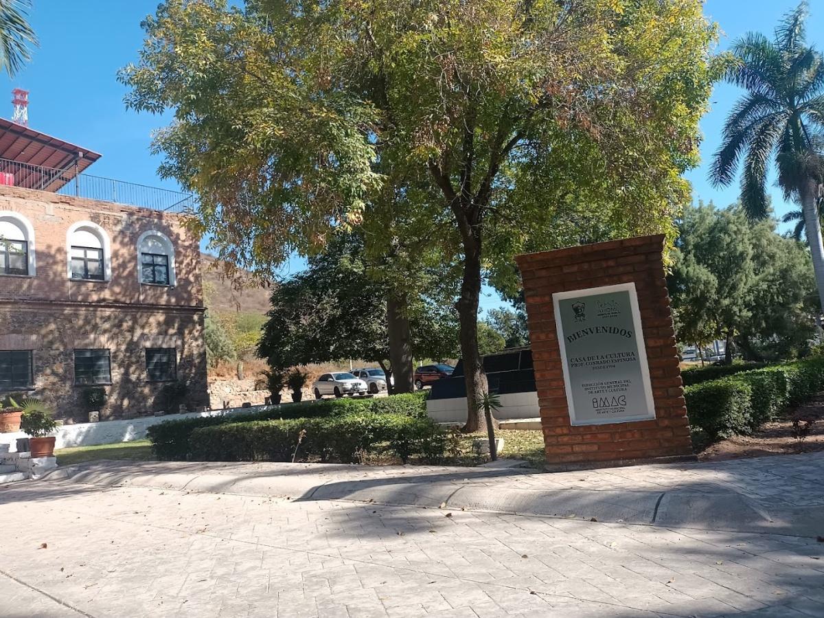 Casa de la Cultura Profesor Conrado Espinoza Casa de la Cultura Profesor Conrado Espinoza